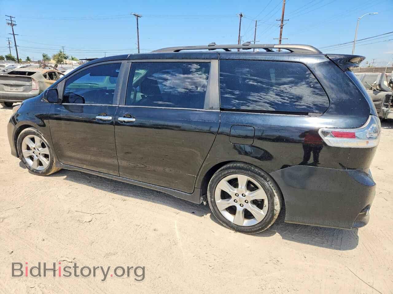 2013 TOYOTA SIENNA - VIN: 5TDXK3DC8DS313184 - Photo 2