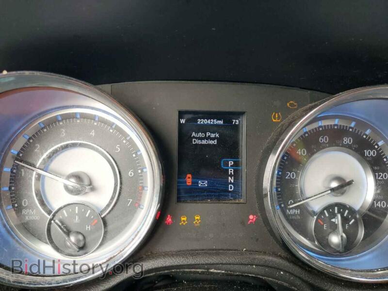 2012 Chrysler 300 (VIN 2C3CCACG5CH216577) — фото 9 из 12