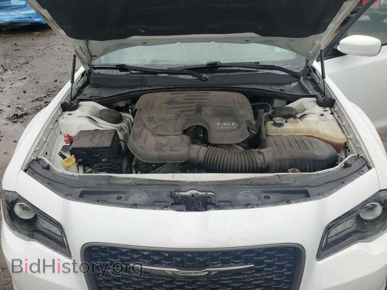 2019 CHRYSLER 300 - VIN: 2C3CCAGG3KH565343 - Фото 11