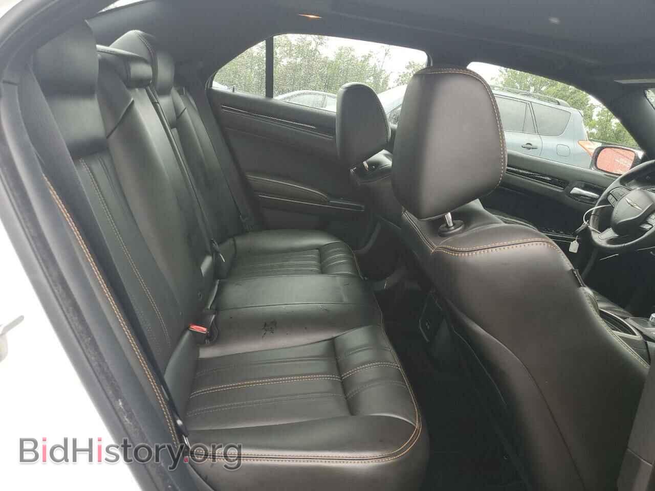 2019 CHRYSLER 300 - VIN: 2C3CCAGG3KH565343 - Фото 10
