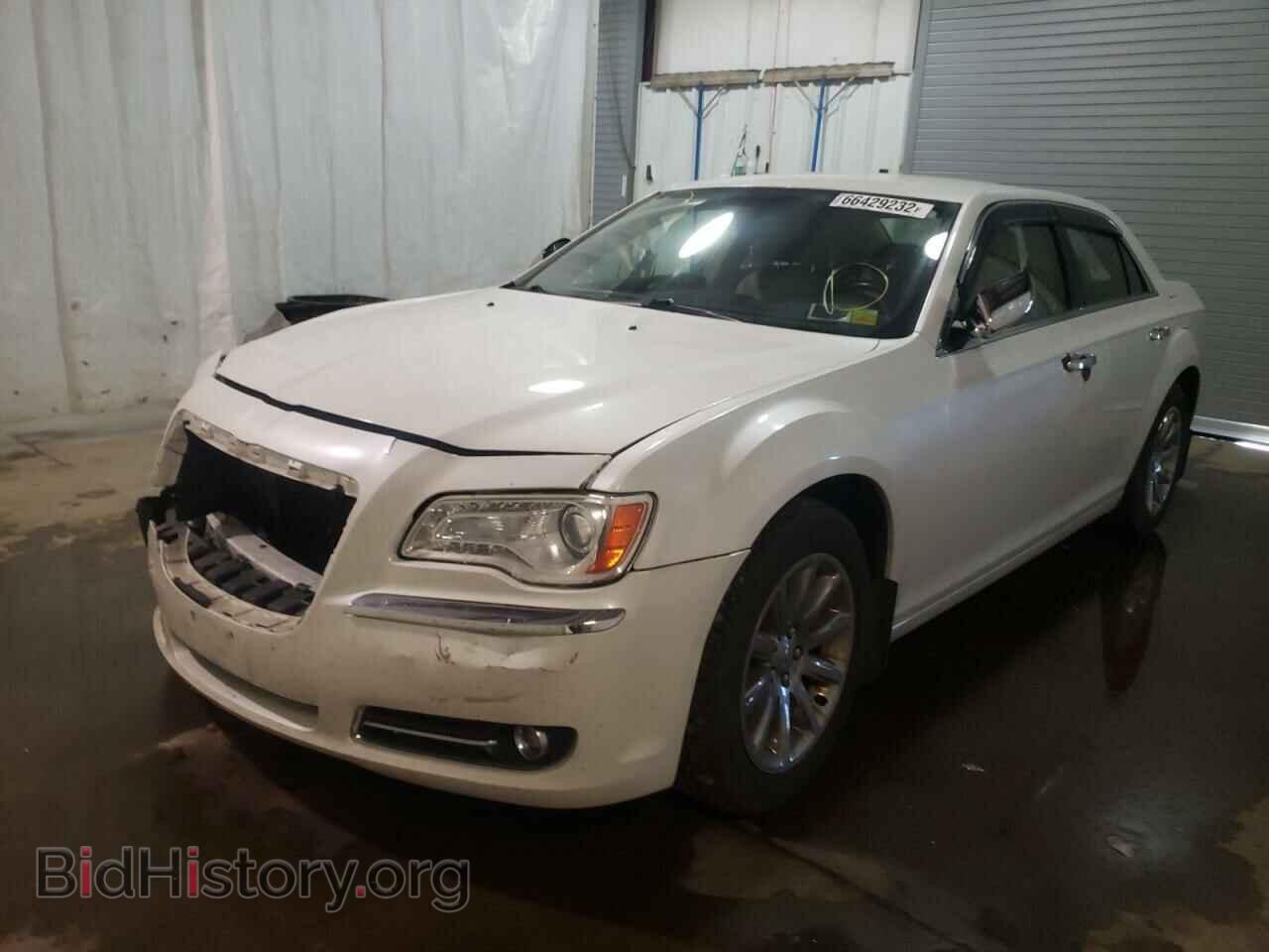 2011 CHRYSLER 300 - VIN: 2C3CA5CG3BH530207 - Фото 2