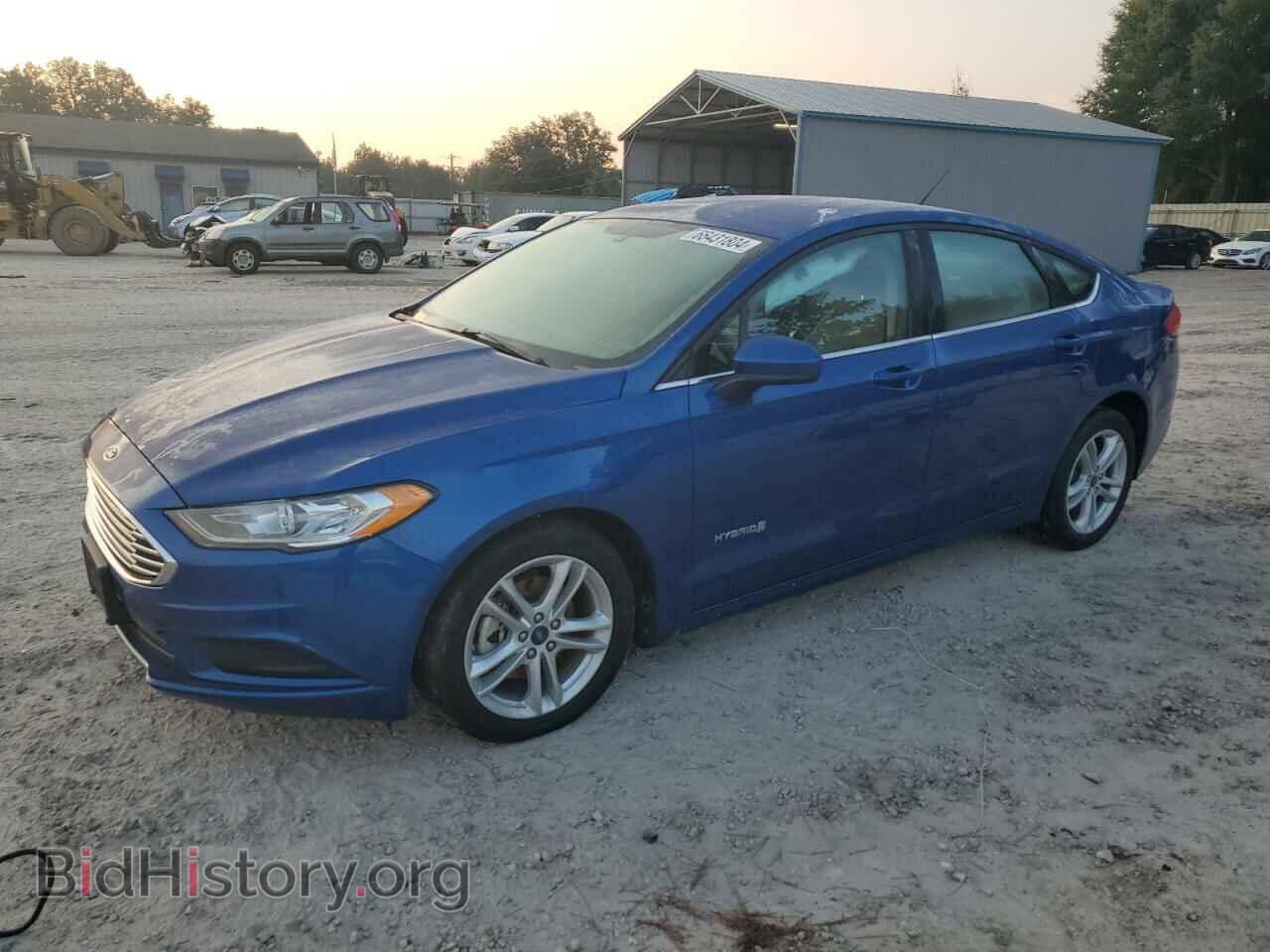 Photo 3FA6P0UU2JR142196 - FORD FUSION 2018