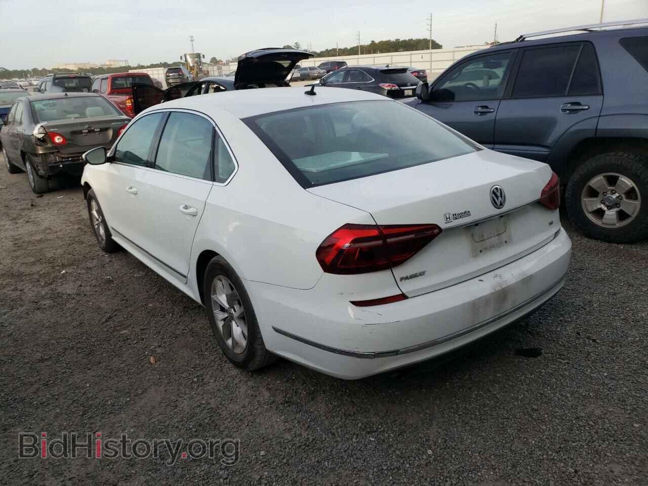 2017 VOLKSWAGEN PASSAT - VIN: 1VWAT7A36HC067304 - Фото 3