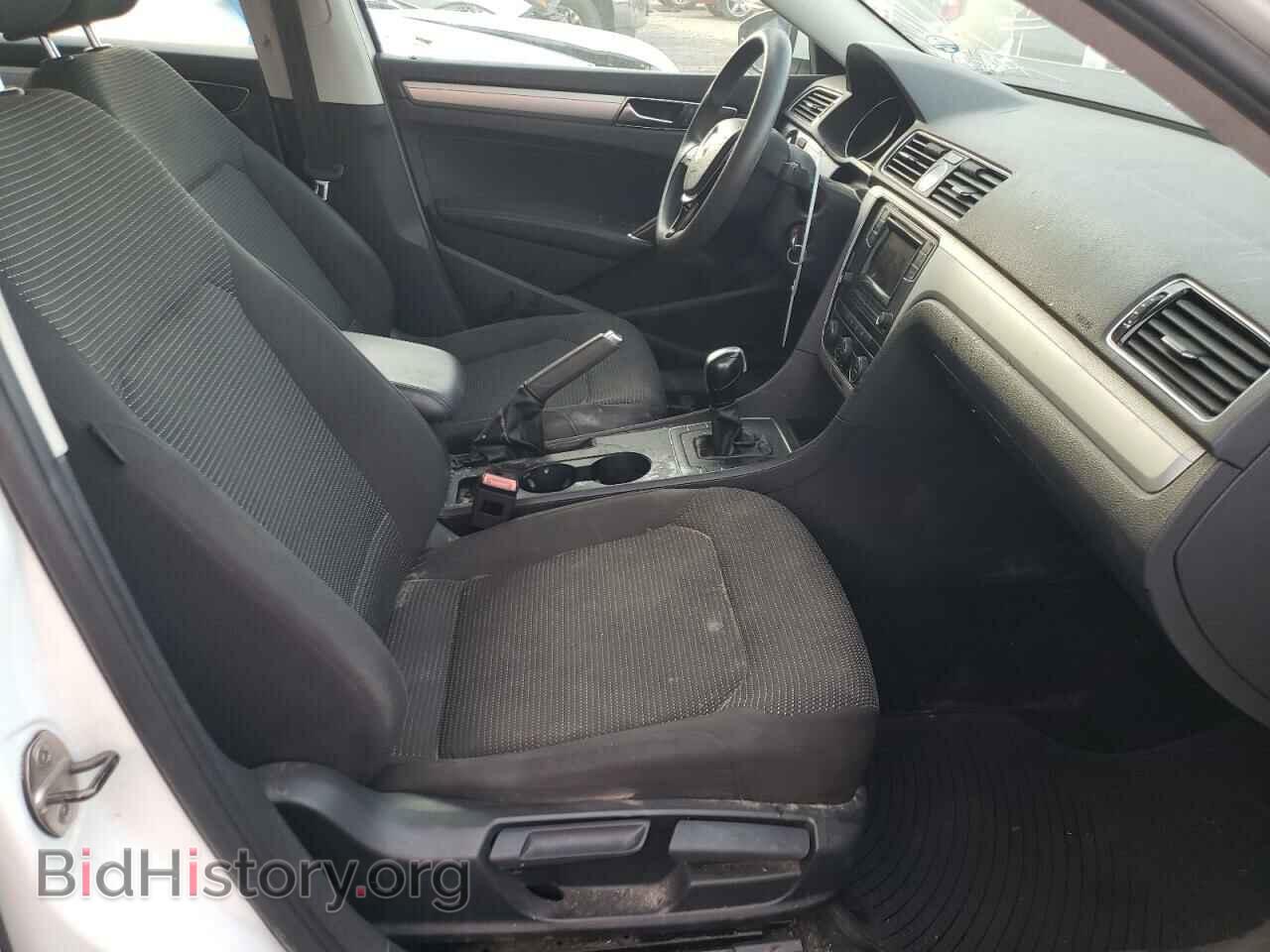 2017 VOLKSWAGEN PASSAT - VIN: 1VWAT7A36HC067304 - Фото 5