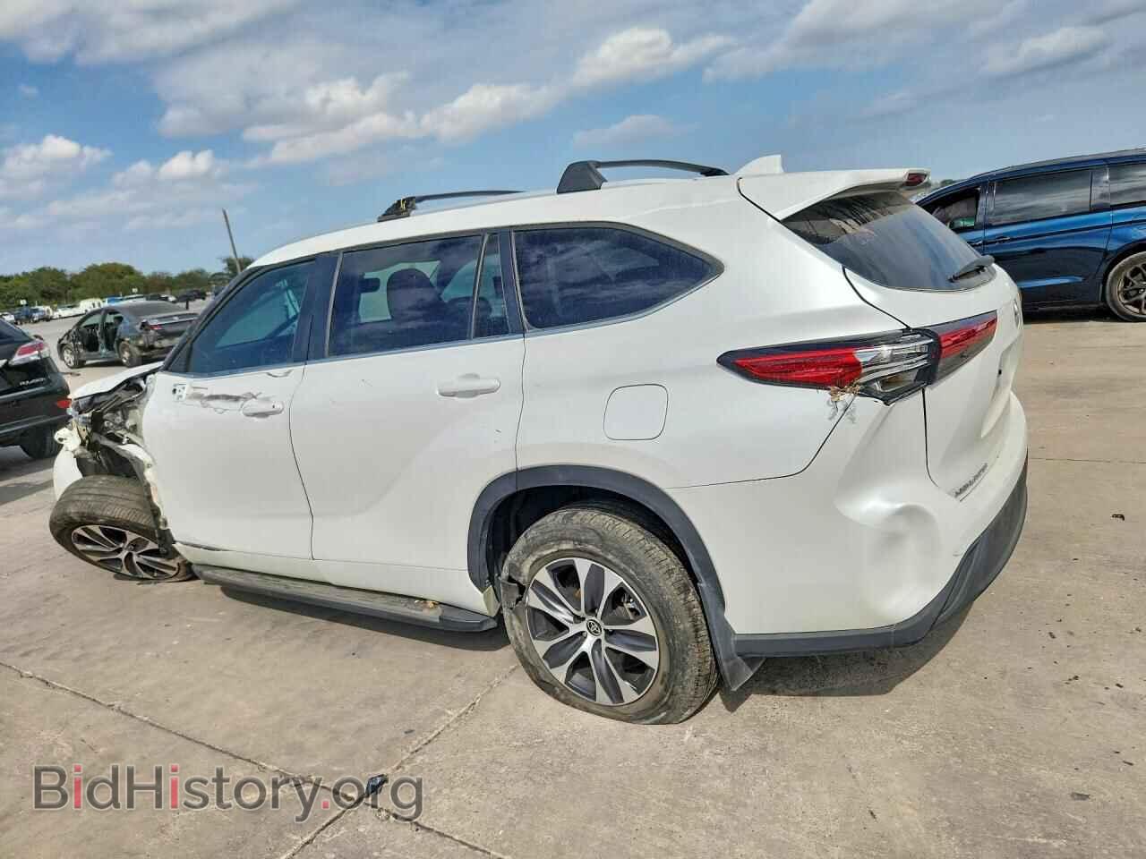 2023 TOYOTA HIGHLANDER - VIN: 5TDKDRAH4PS520621 - Photo 2