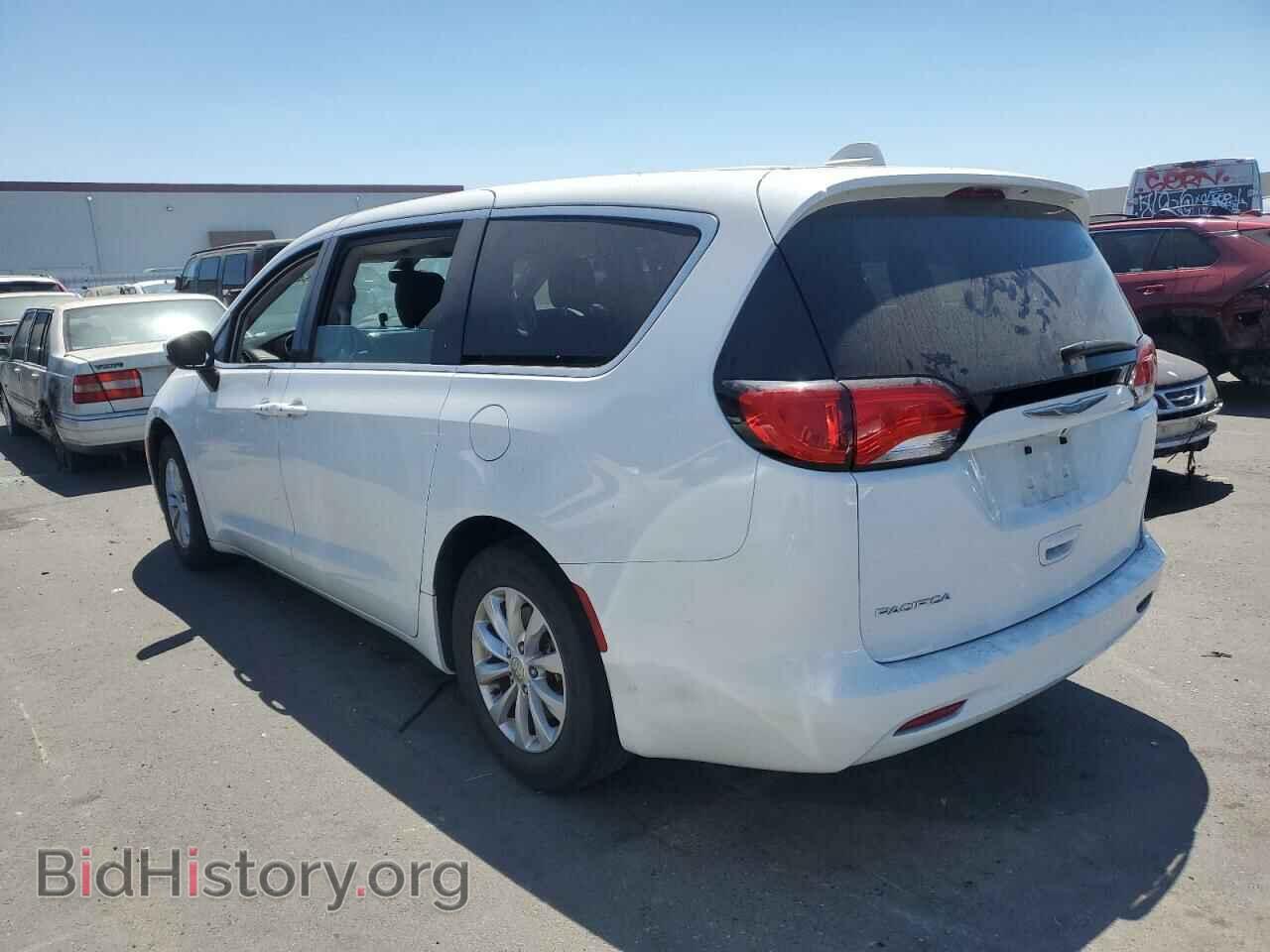 2017 CHRYSLER PACIFICA - VIN: 2C4RC1DGXHR570584 - Photo 2