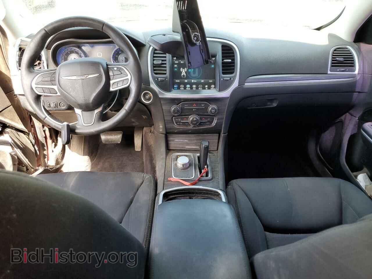2018 CHRYSLER 300 - VIN: 2C3CCAAG0JH320751 - Фото 8