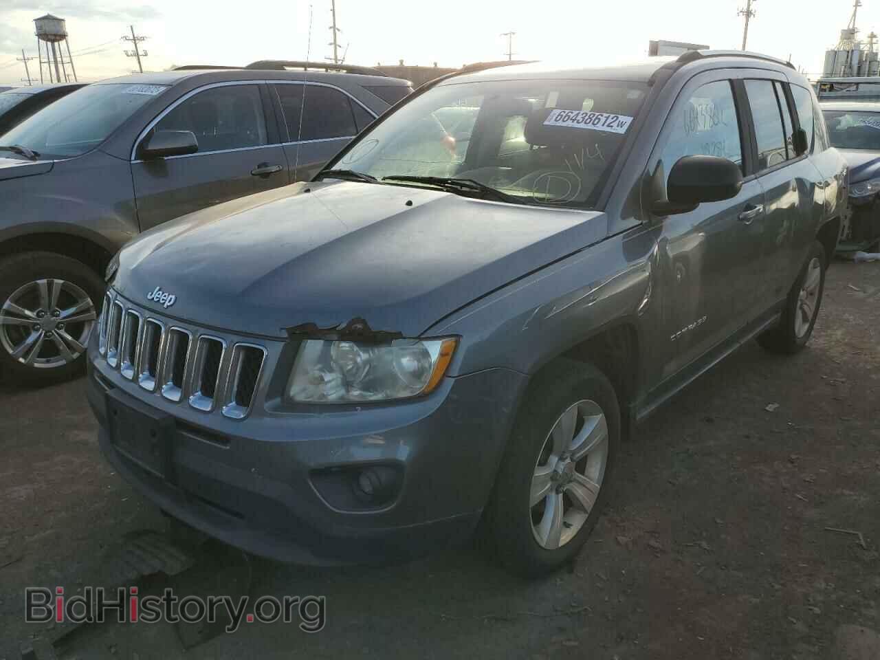 2012 JEEP COMPASS - VIN: 1C4NJDEB5CD604810 - Photo 2