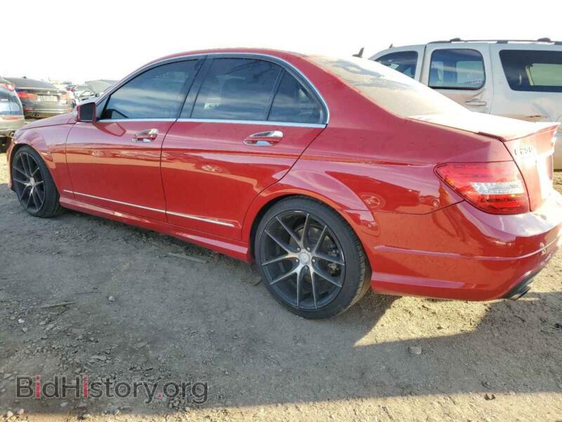 2014 Mercedes-Benz C-CLASS (VIN WDDGF4HB7EA957792) — фото 2 из 13