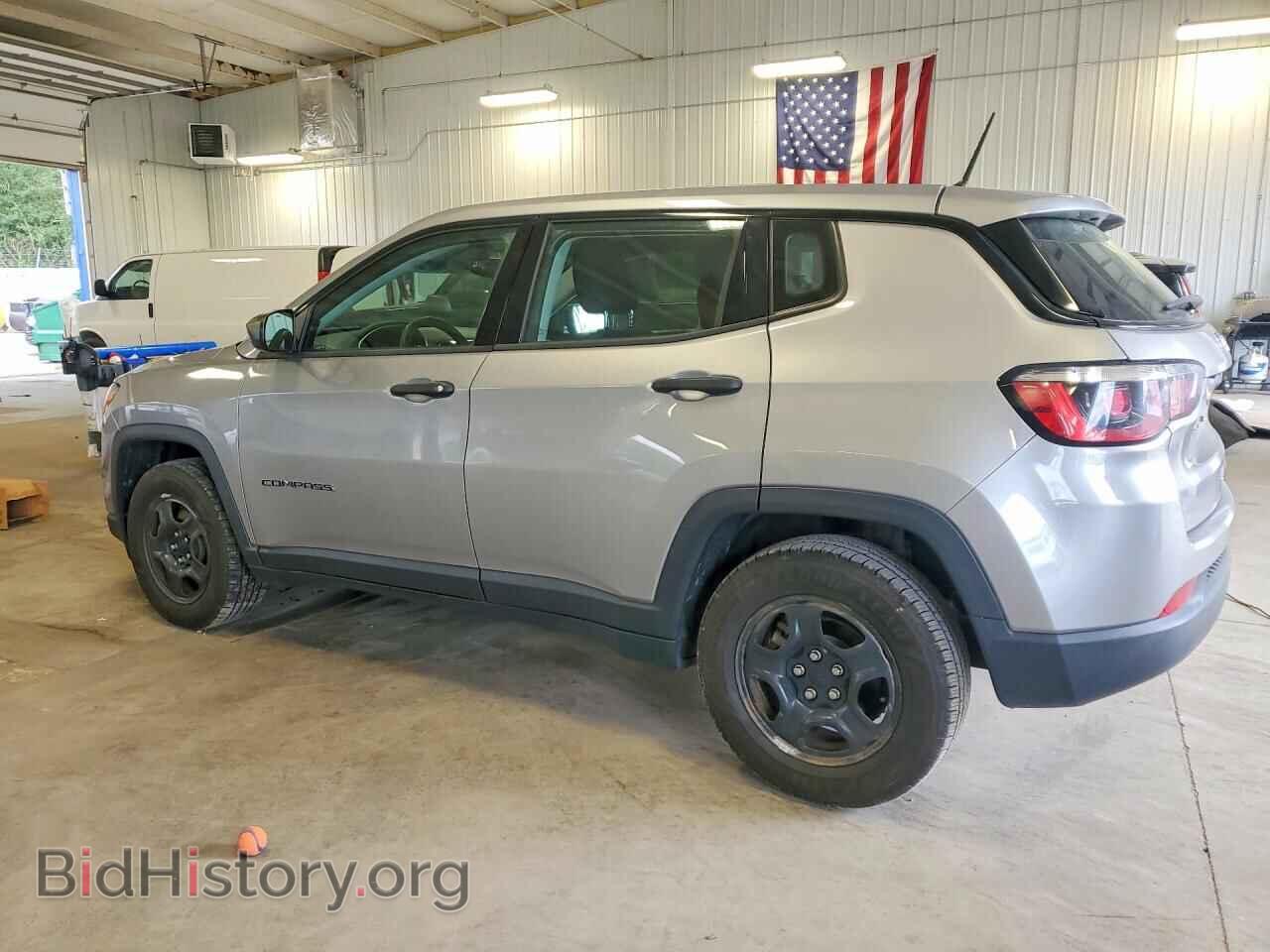 2018 JEEP COMPASS - VIN: 3C4NJCAB2JT193194 - Фото 2
