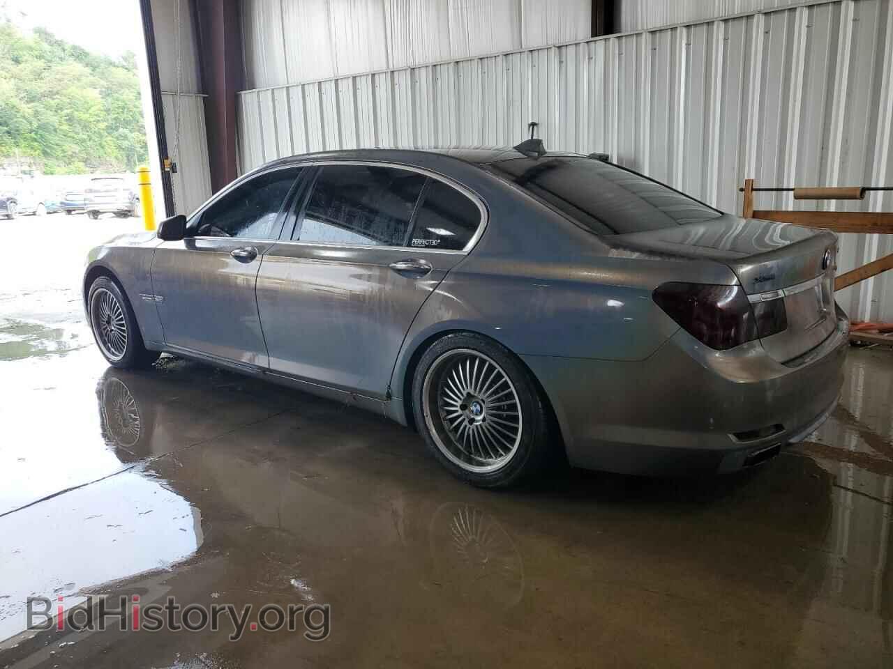 2011 BMW 7 SERIES - VIN: WBAKC8C52BC431900 - Фото 2