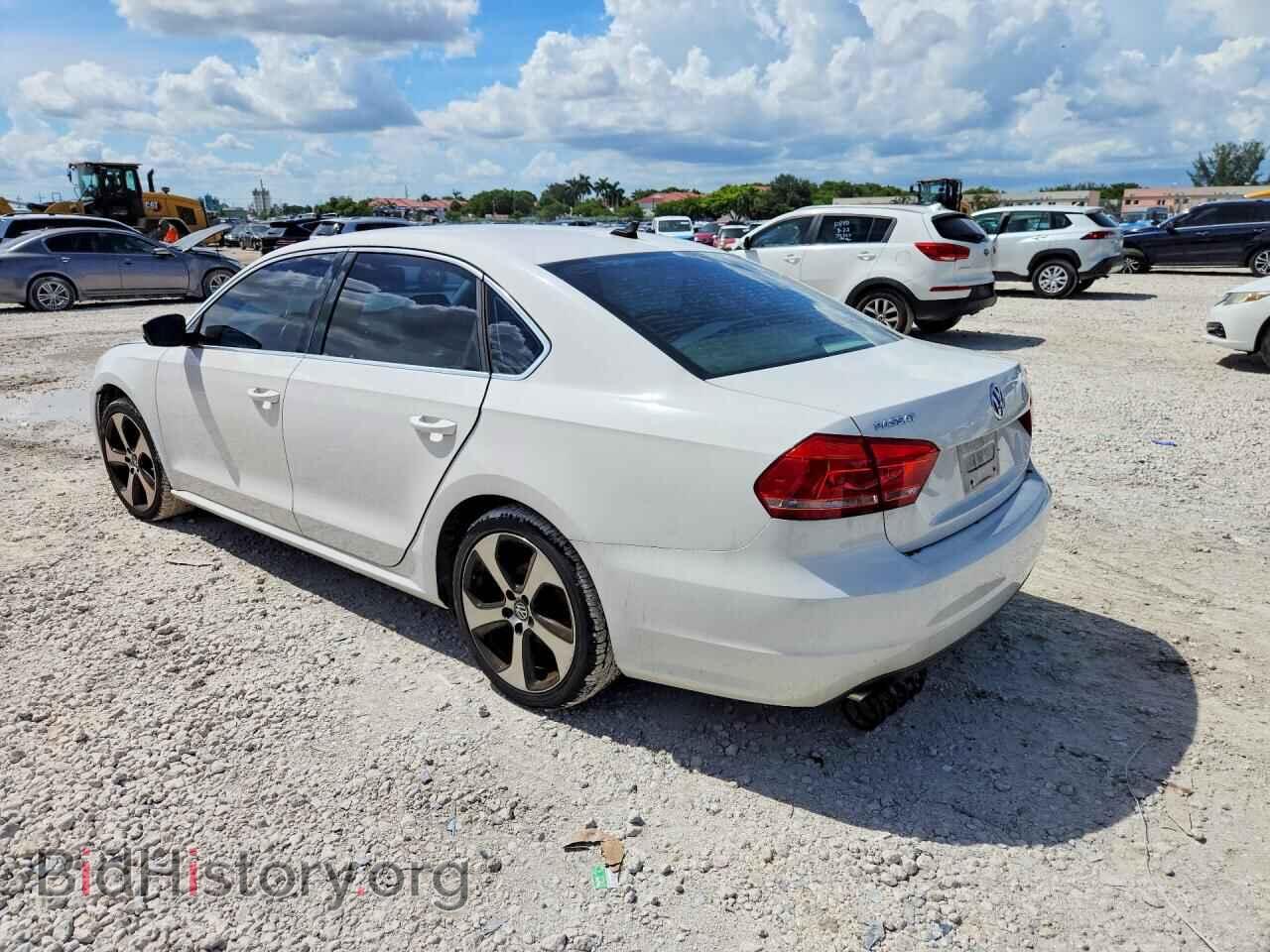 2015 VOLKSWAGEN PASSAT - VIN: 1VWAS7A32FC111430 - Фото 2