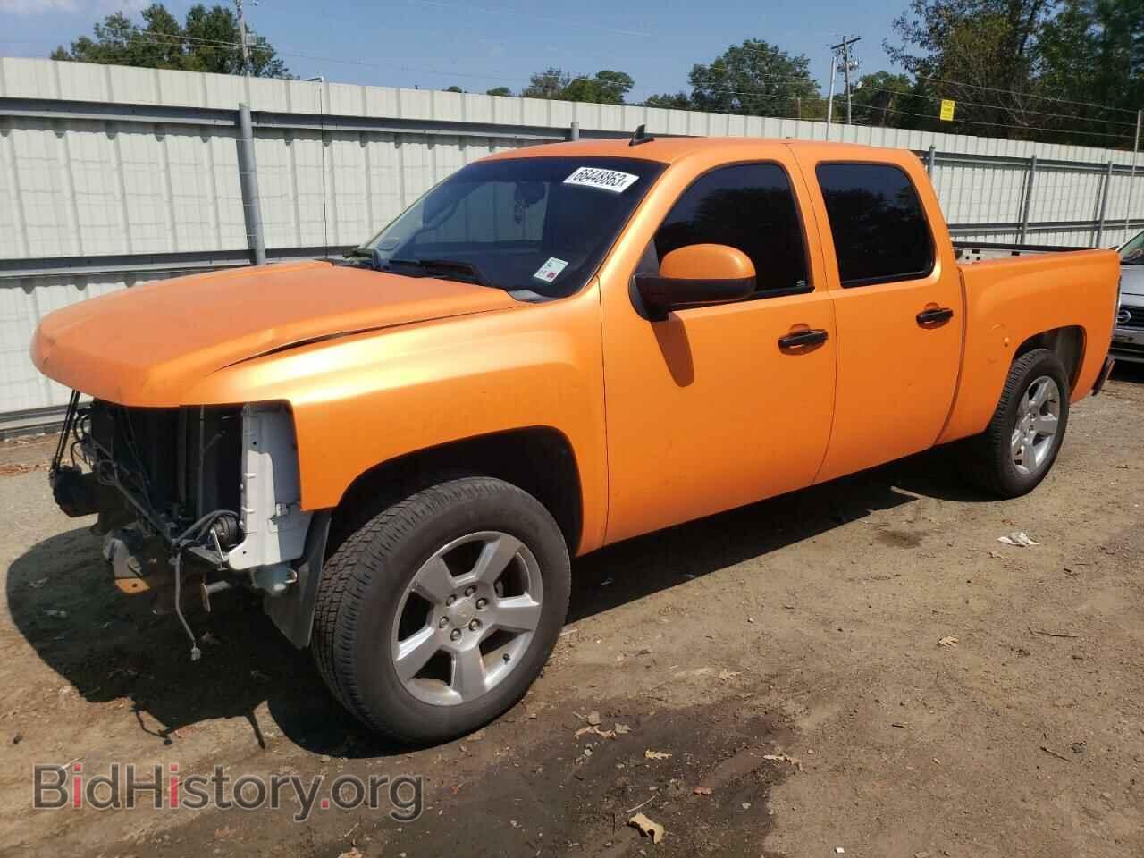 Photo 3GCPCSE00BG374777 - CHEVROLET ALL Models 2011