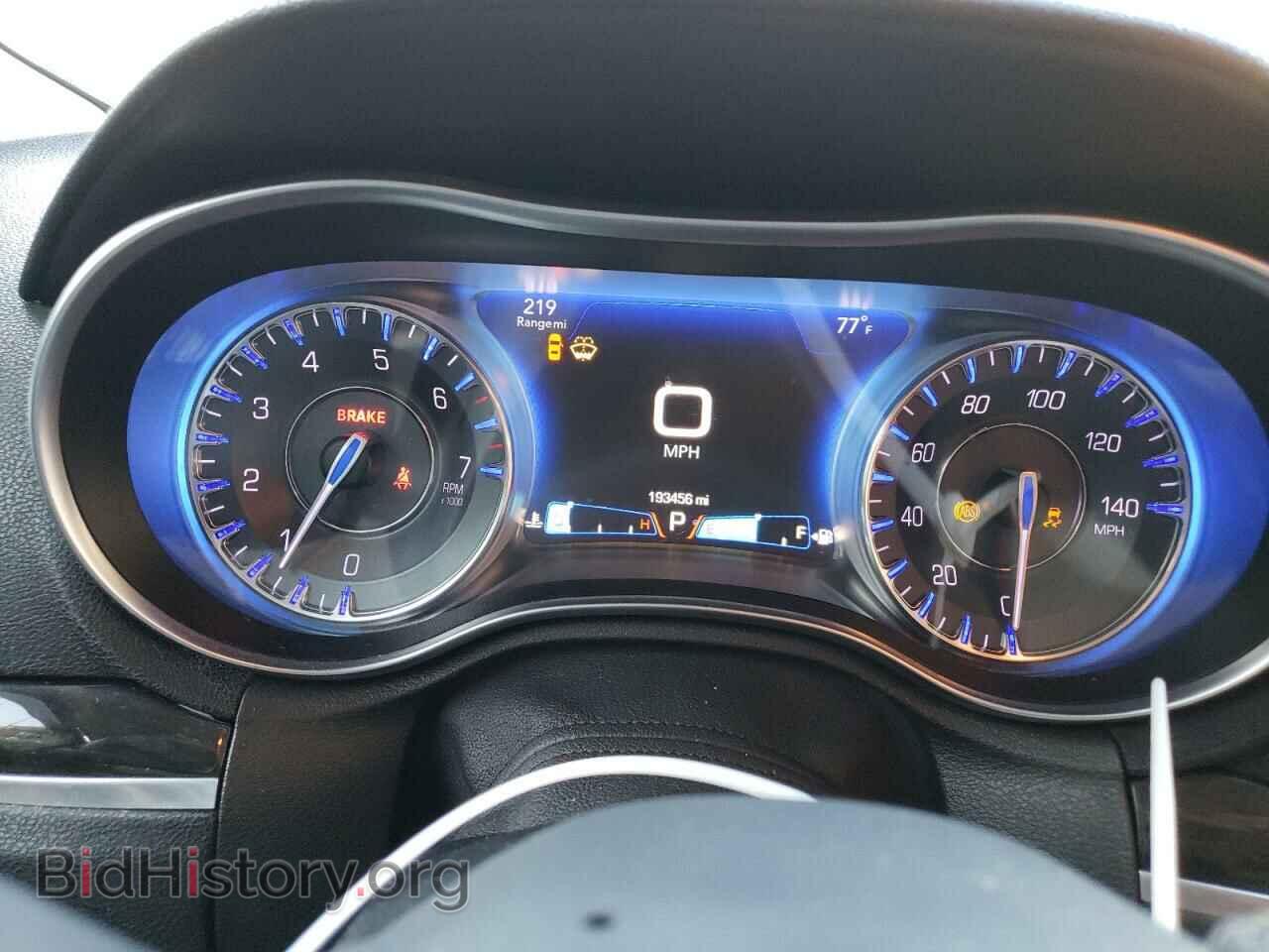 2016 CHRYSLER 300 - VIN: 2C3CCAEG8GH116606 - Фото 9