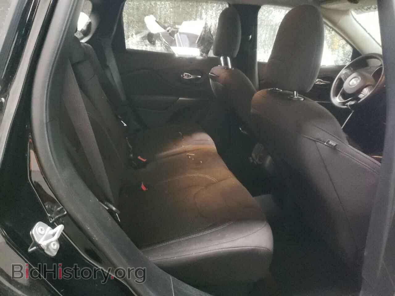 2019 JEEP CHEROKEE - VIN: 1C4PJLCB2KD381663 - Photo 6