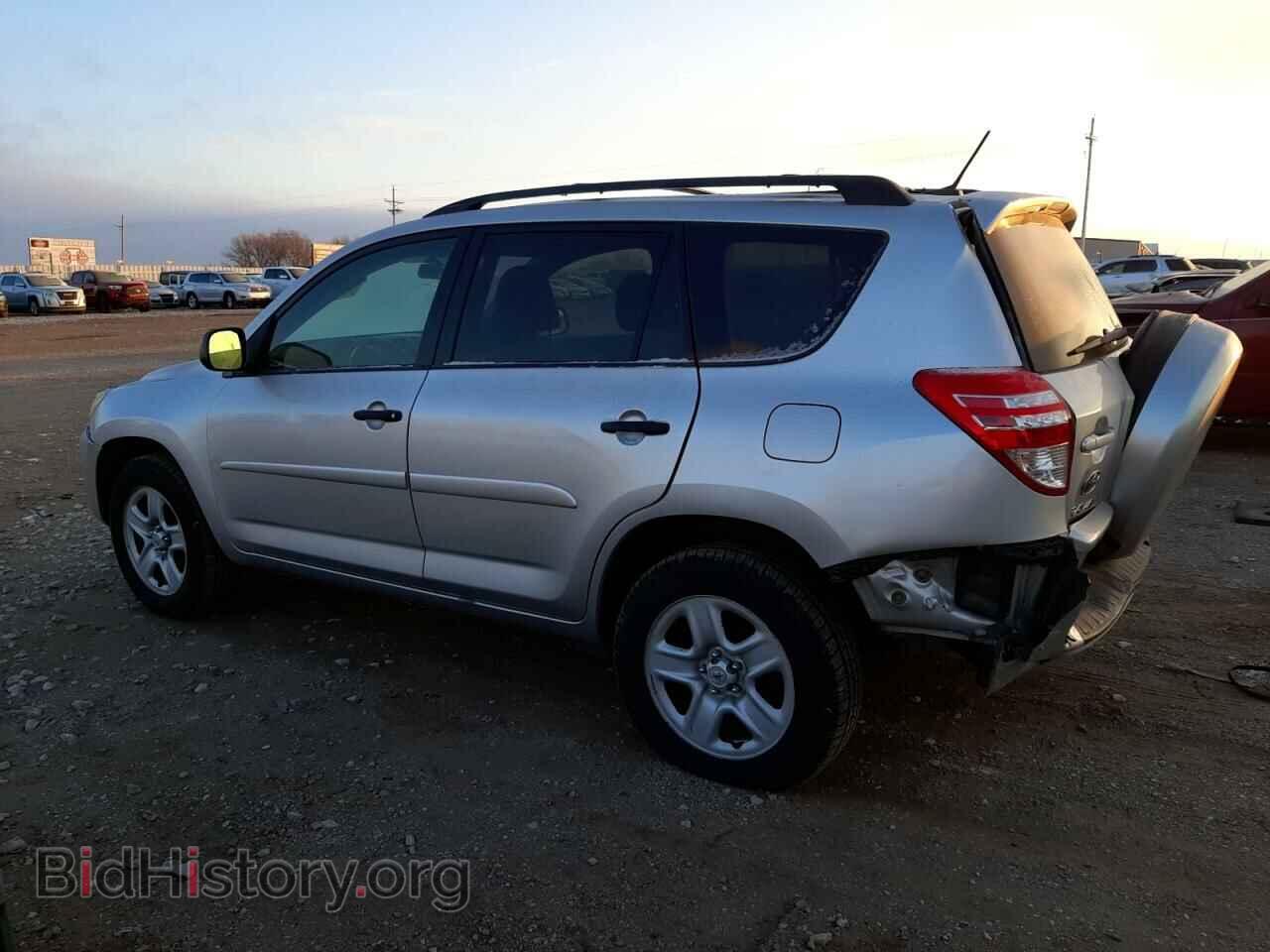 2011 TOYOTA RAV4 - VIN: 2T3BF4DV0BW111196 - Фото 2