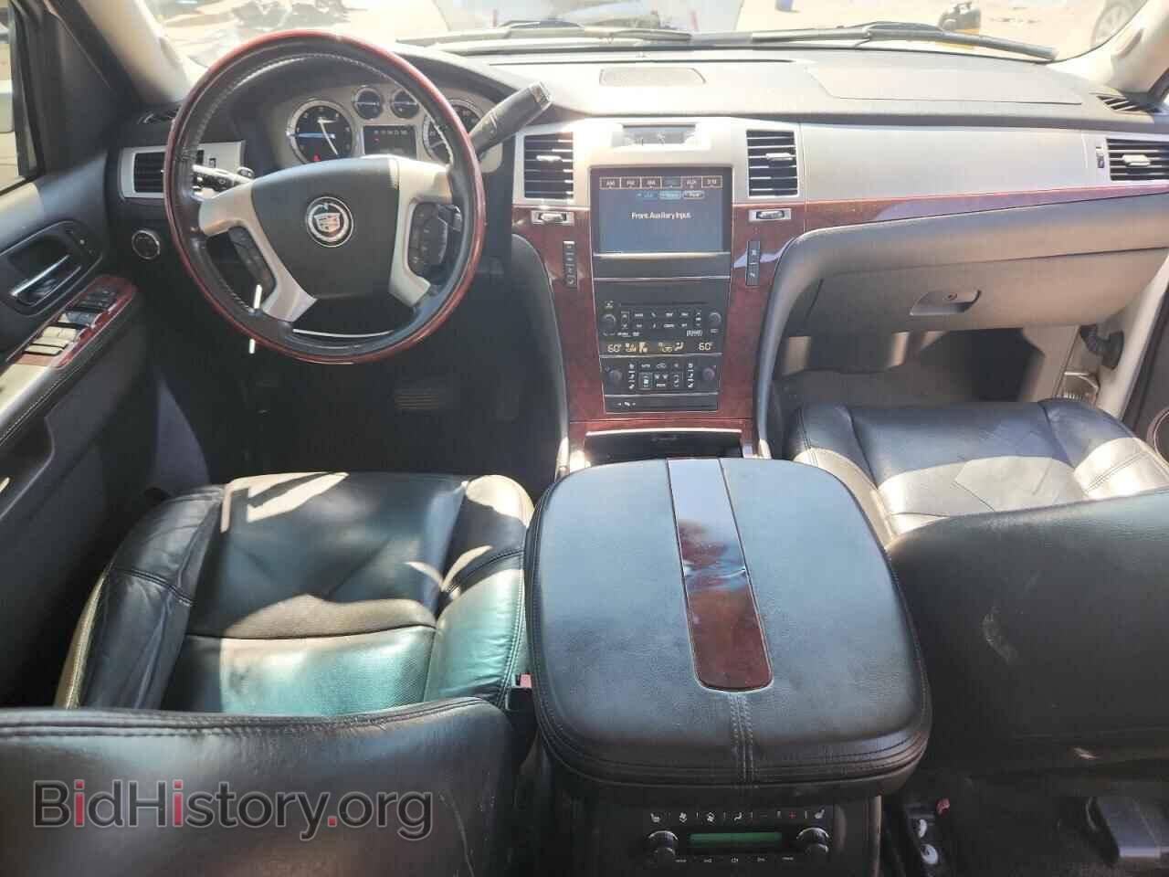 2011 CADILLAC ESCALADE - VIN: 1GYS3AEF4BR248196 - Фото 8