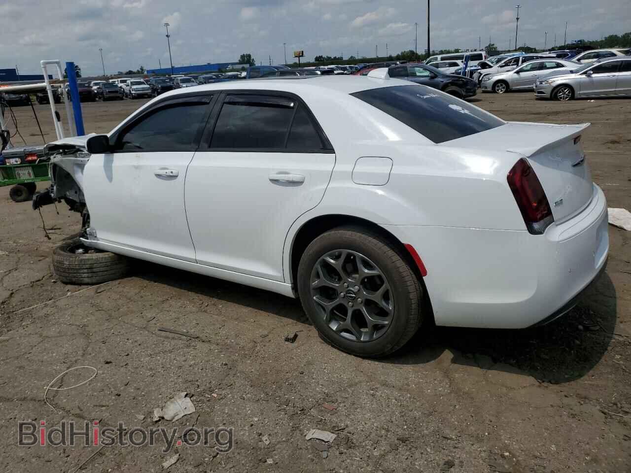 2017 CHRYSLER 300 - VIN: 2C3CCAGG2HH616615 - Фото 2