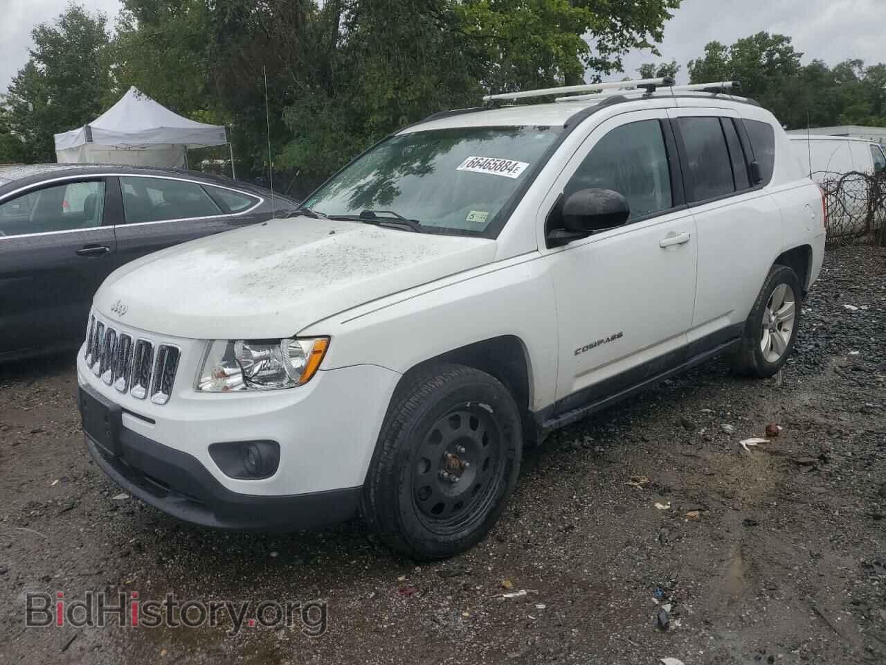 Photo 1J4NF1FB7BD252059 - JEEP COMPASS 2011