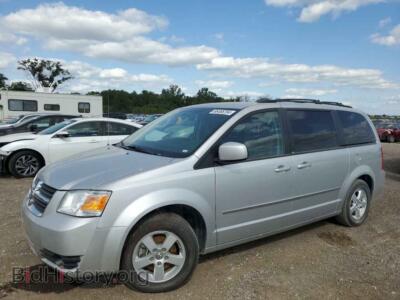 2010 Dodge CARAVAN SXT, белый — VIN 2D4RN5D1XAR297149, Copart
