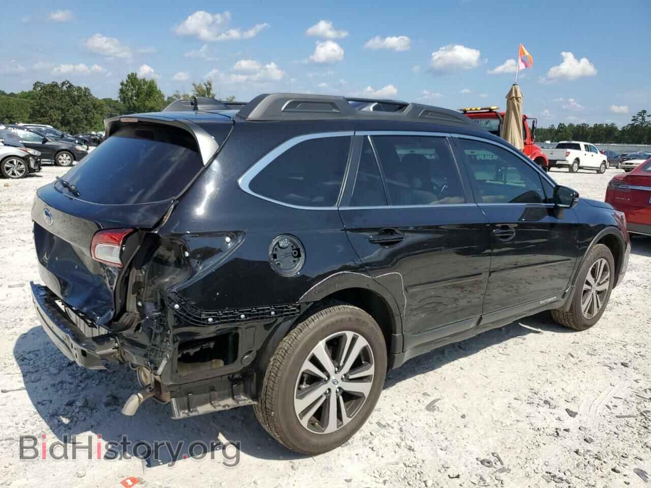 2018 SUBARU OUTBACK - VIN: 4S4BSENC2J3336165 - Фото 3