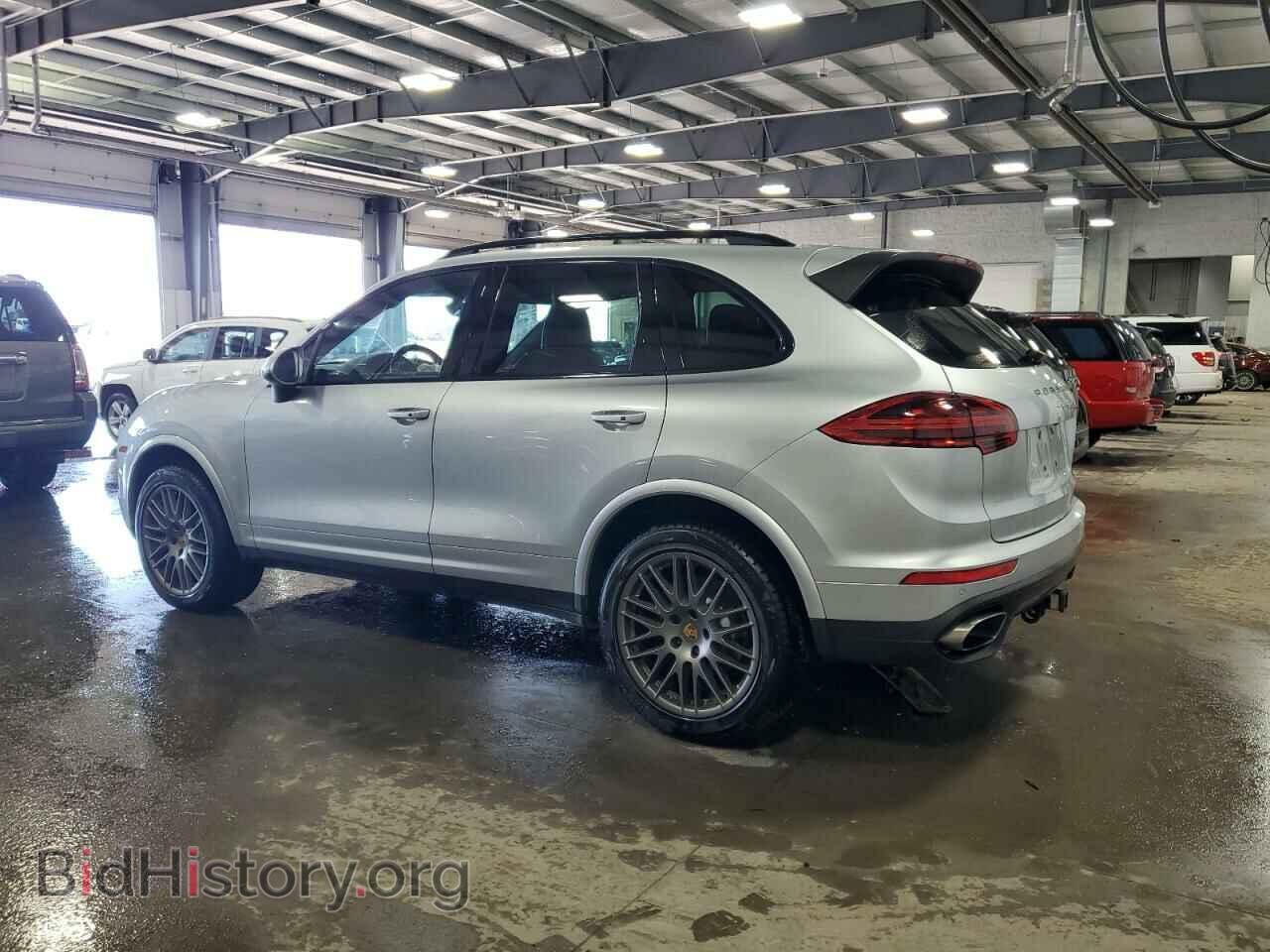 2017 PORSCHE CAYENNE - VIN: WP1AA2A22HKA87640 - Фото 2