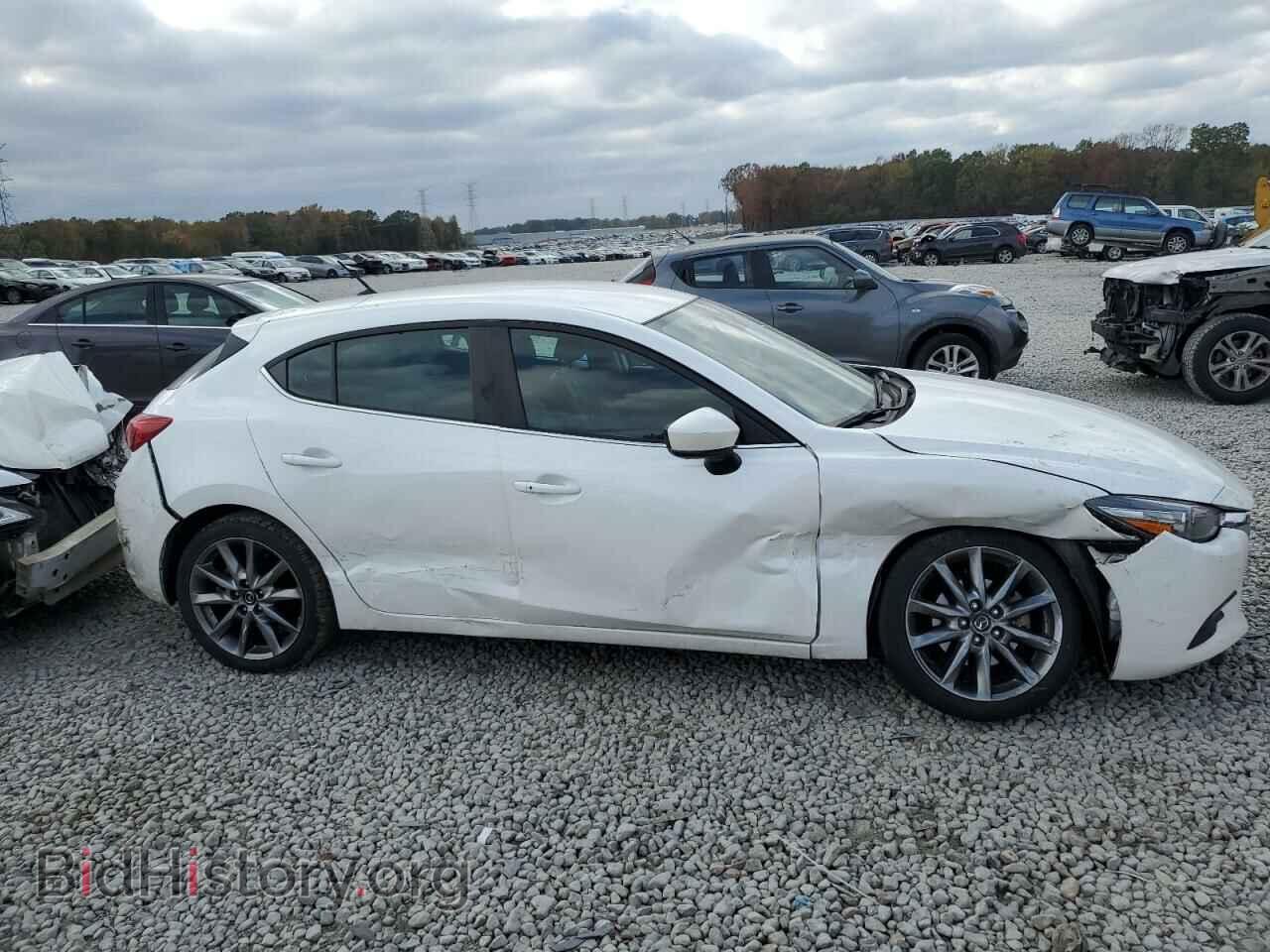 2018 MAZDA 3 - VIN: 3MZBN1L36JM213519 - Фото 9