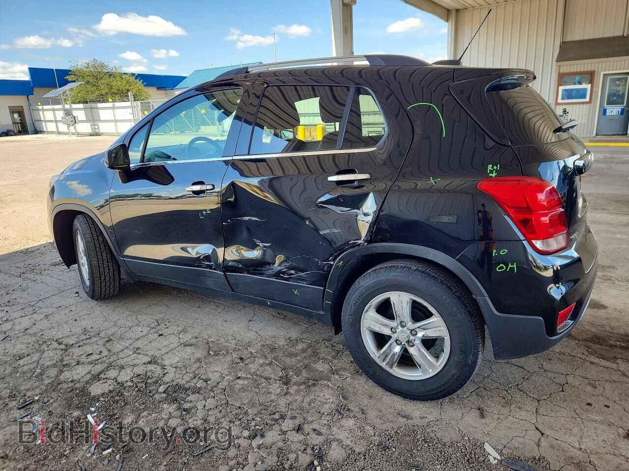 2018 CHEVROLET TRAX - VIN: 3GNCJLSB0JL358995 - Фото 2