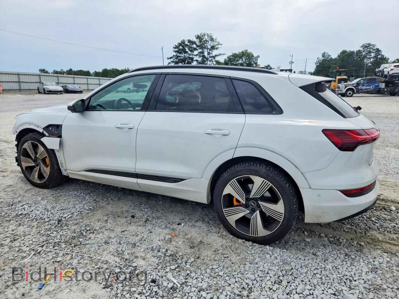 2022 AUDI E-TRON - VIN: WA1LAAGE8NB042262 - Photo 2