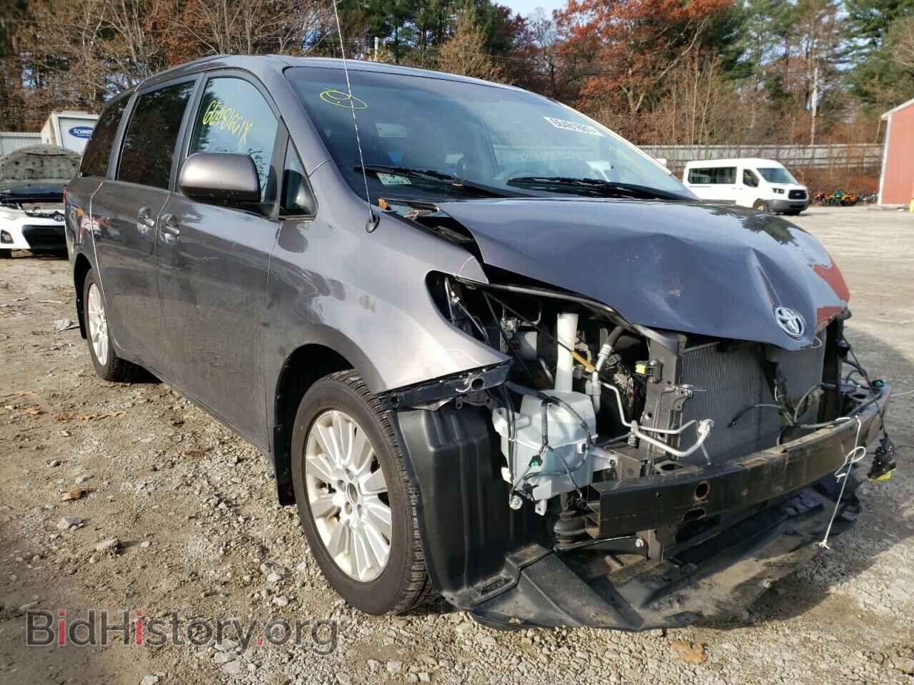 Photo 5TDJK3DC3DS069014 - TOYOTA SIENNA 2013