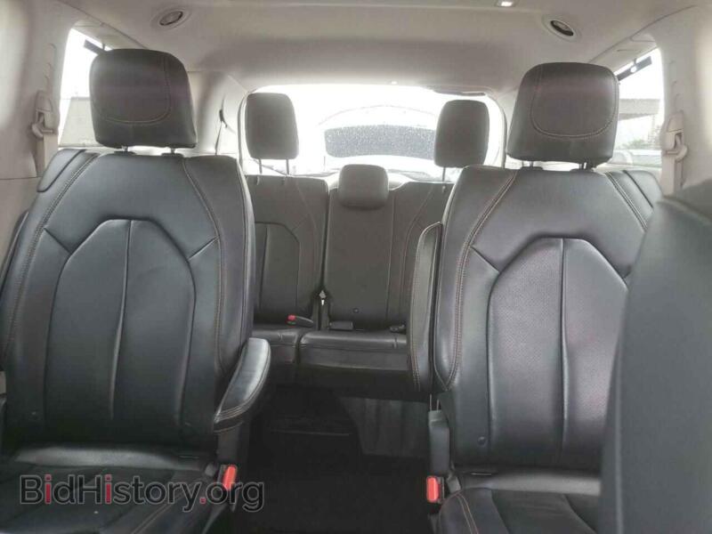 2018 Chrysler PACIFICA (VIN 2C4RC1EG7JR113929) — photo 10 of 13