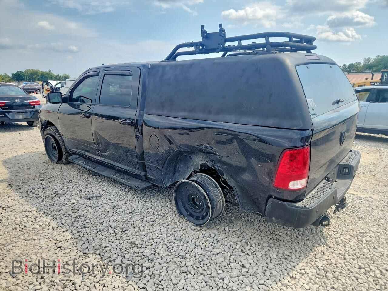 2017 RAM 1500 - VIN: 3C6RR7LTXHG675428 - Photo 2