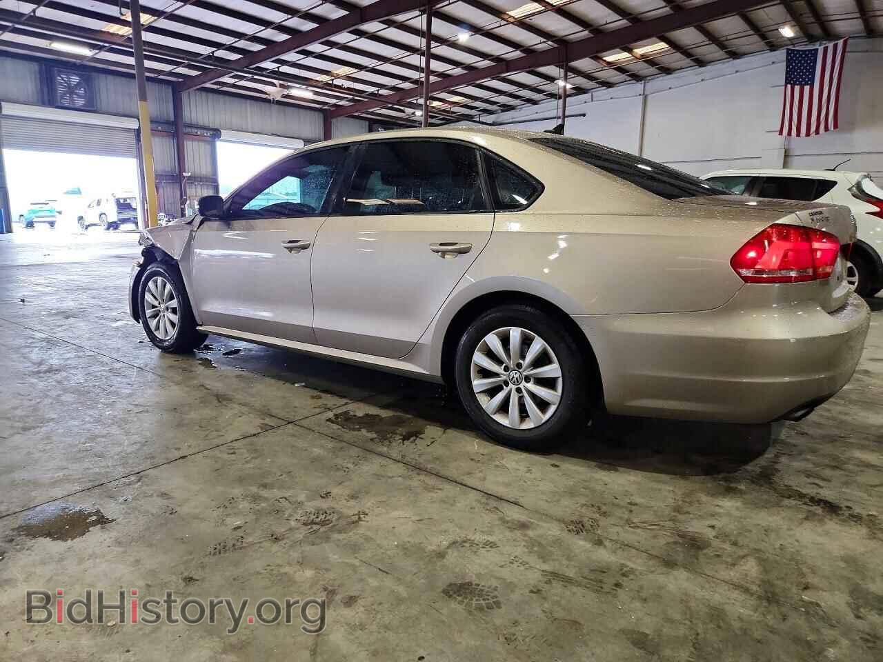 2015 VOLKSWAGEN PASSAT - VIN: 1VWAT7A38FC016920 - Фото 2