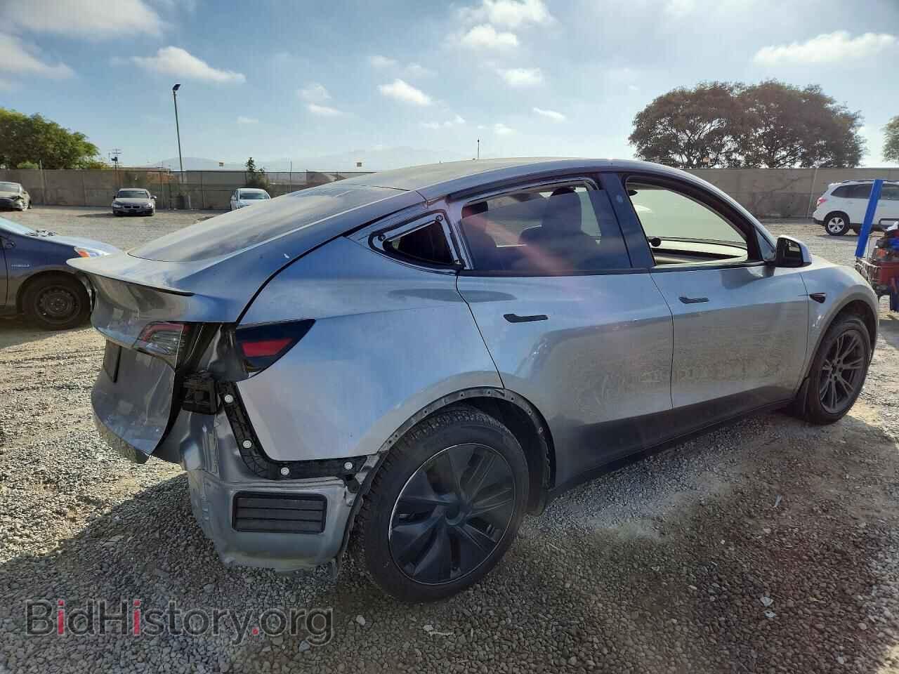 2024 TESLA MODEL Y - VIN: 7SAYGDED4RA320020 - Photo 3