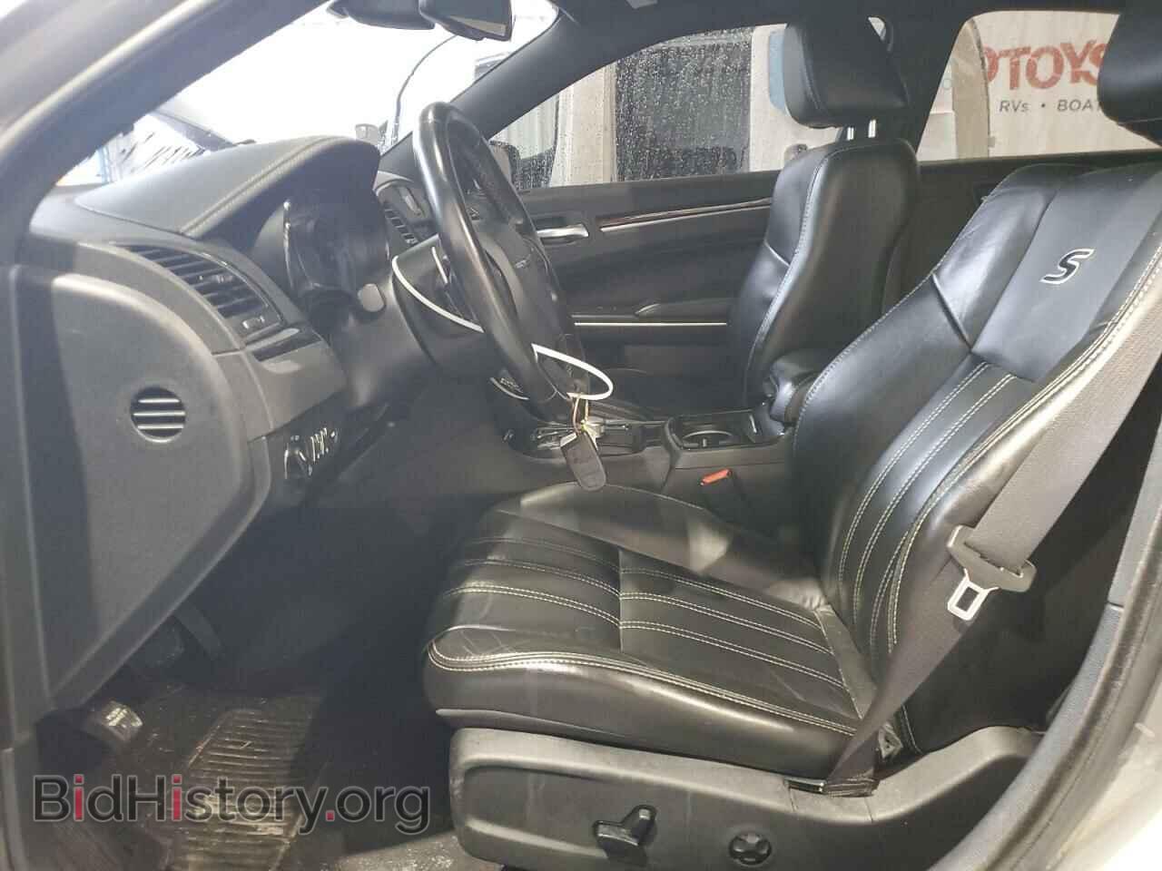2019 CHRYSLER 300 - VIN: 2C3CCABG2KH640489 - Фото 7