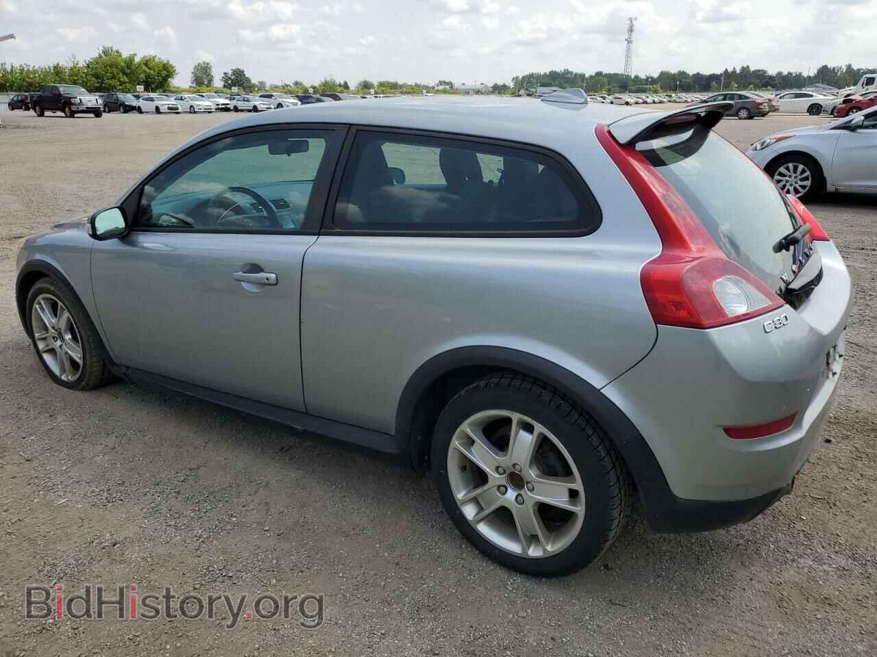 2011 VOLVO C30 - VIN: YV1672MK9B2192775 - Фото 2