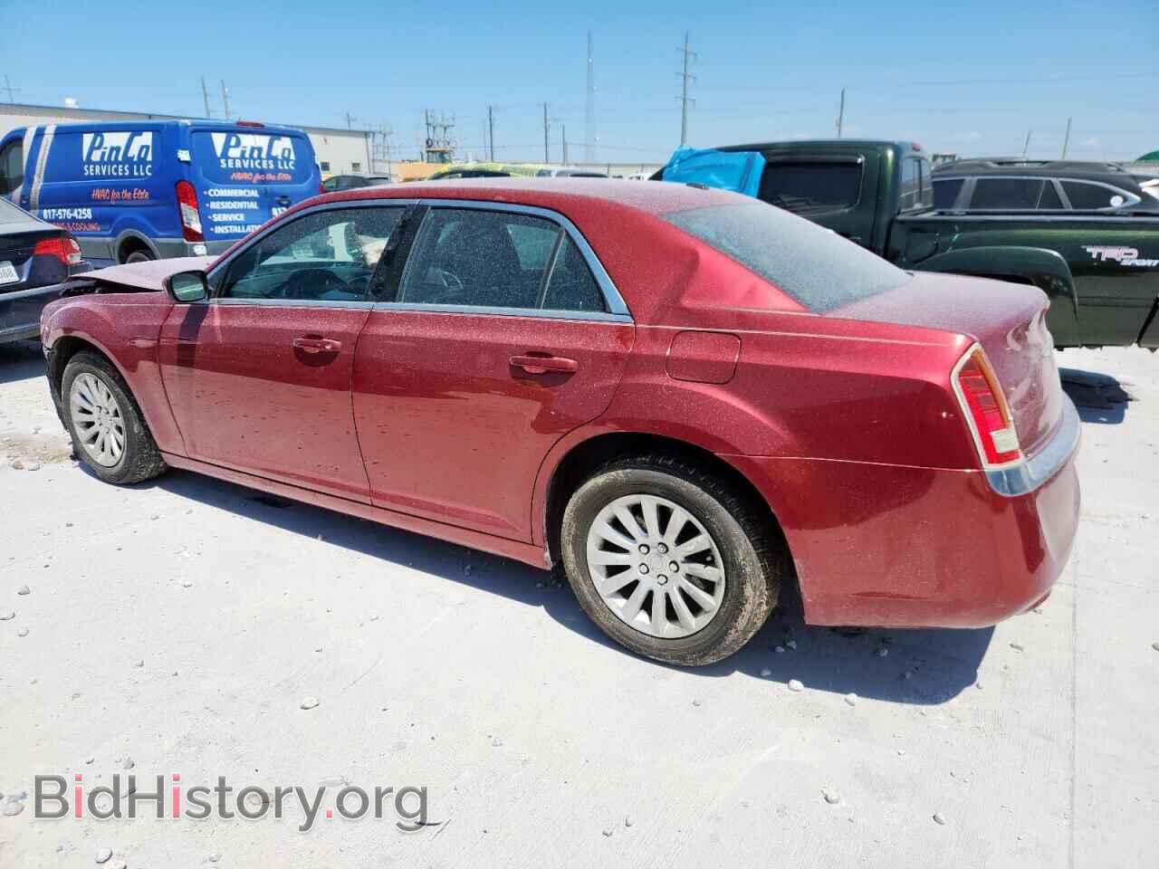 2013 CHRYSLER 300 - VIN: 2C3CCAAG3DH574720 - Фото 2