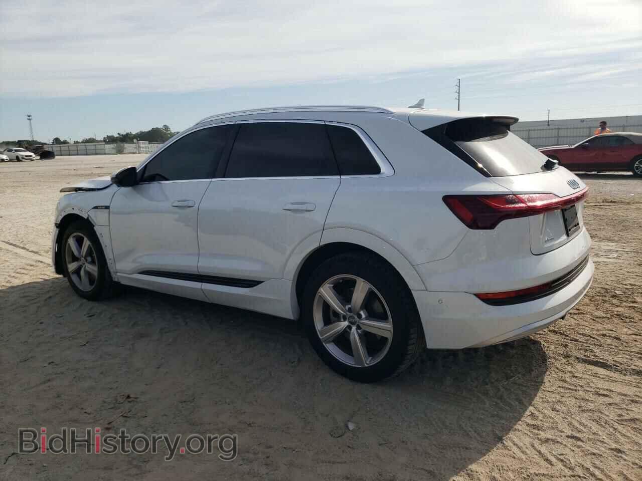 2019 AUDI E-TRON - VIN: WA1LAAGE9KB012960 - Photo 2