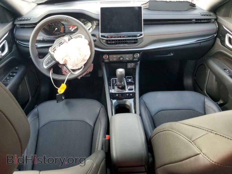 2024 Jeep COMPASS (VIN 3C4NJDDN0RT149654) — фото 8 из 13