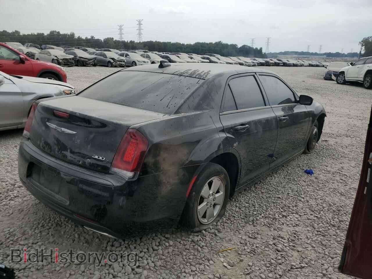 2019 CHRYSLER 300 - VIN: 2C3CCABG9KH638108 - Фото 3