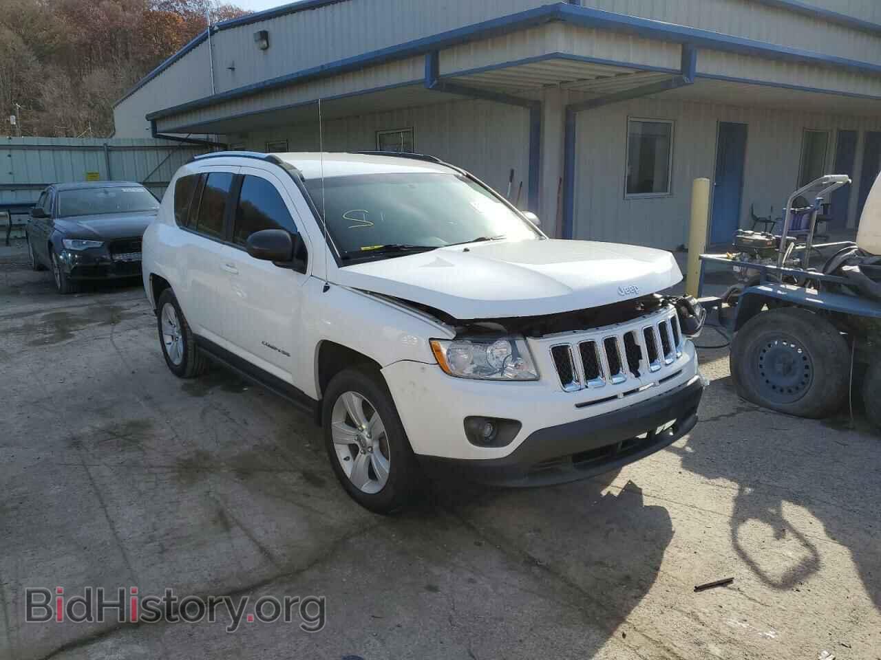 Photo 1J4NF1FB3BD145428 - JEEP COMPASS 2011