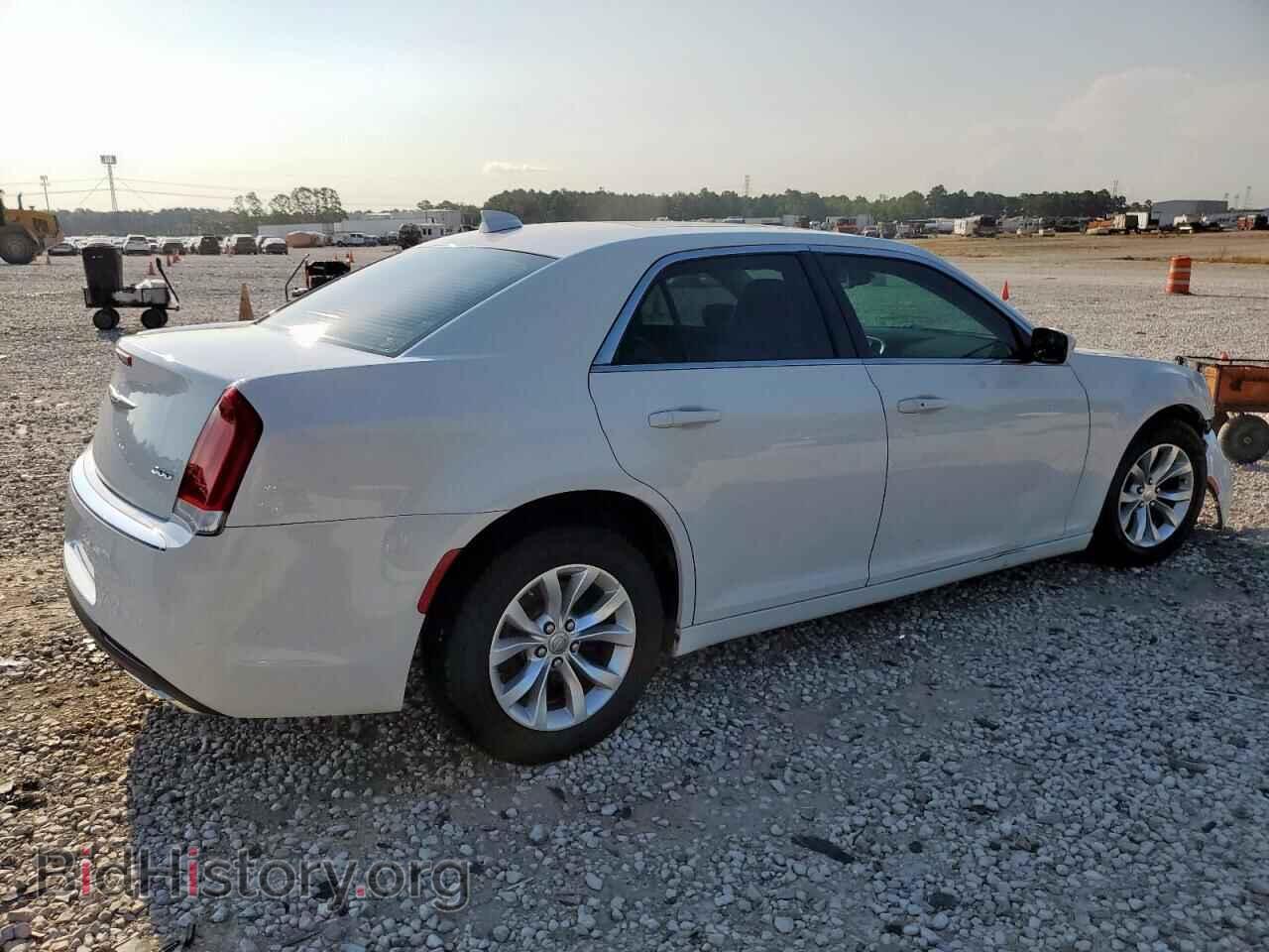 2016 CHRYSLER 300 - VIN: 2C3CCAAG0GH135415 - Фото 3