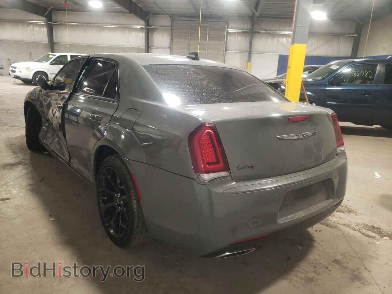 2019 CHRYSLER 300 - VIN: 2C3CCABG9KH516140 - Фото 3
