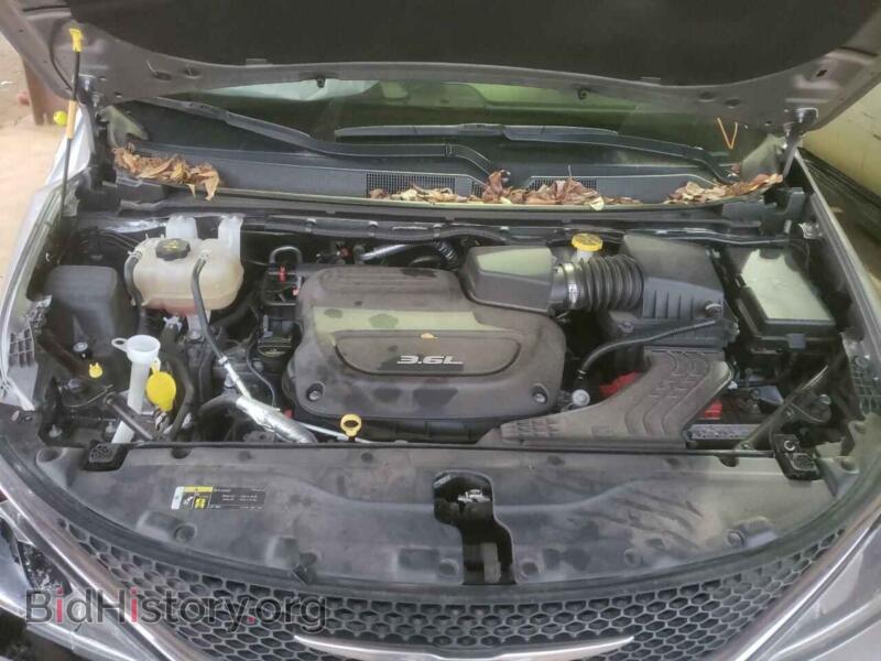 2018 Chrysler PACIFICA (VIN 2C4RC1BG8JR149133) — photo 7 of 10