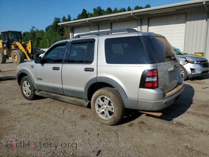 2006 Ford EXPLORER (VIN 1FMEU73E96UA22490) — фото 2 из 12