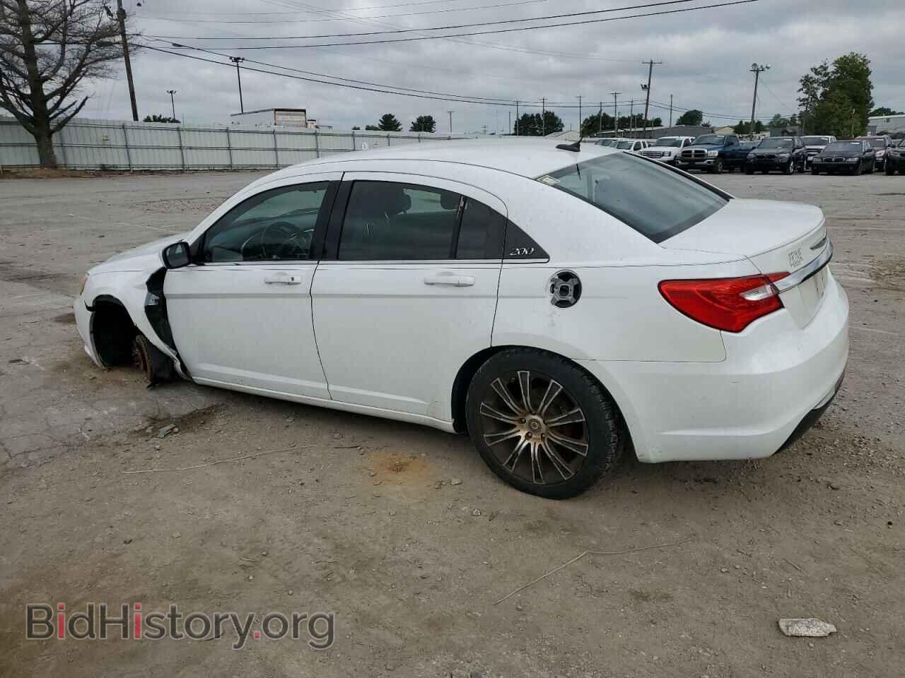 2011 CHRYSLER 200 - VIN: 1C3BC1FB0BN549724 - Фото 2