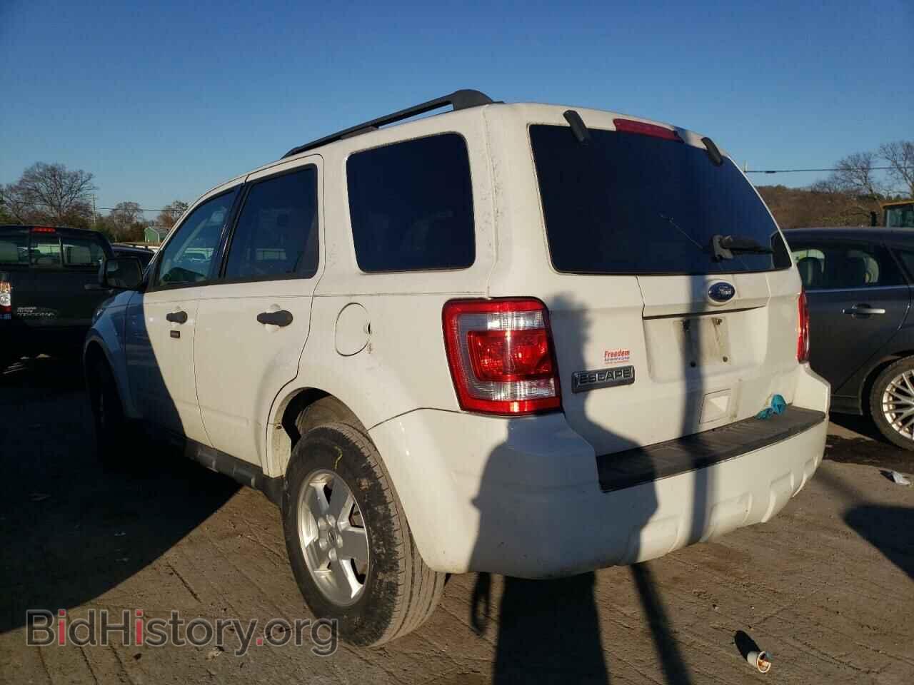2011 FORD ESCAPE - VIN: 1FMCU0D76BKA28848 - Фото 3