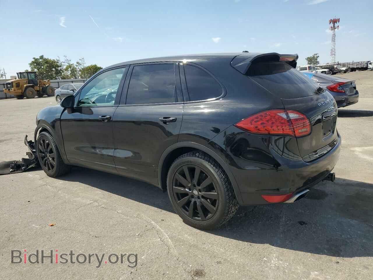 2013 PORSCHE CAYENNE - VIN: WP1AA2A26DLA06174 - Photo 2
