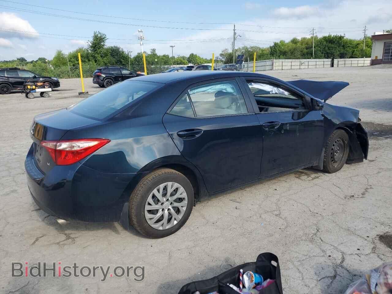 2018 TOYOTA COROLLA - VIN: 2T1BURHE0JC040748 - Фото 3