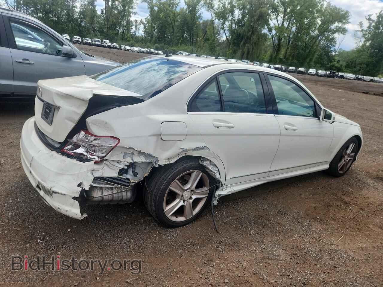 2011 MERCEDES-BENZ C-CLASS - VIN: WDDGF5EB2BA516190 - Фото 3
